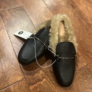 Target Fluffy Mules in Black NWT 🏷️